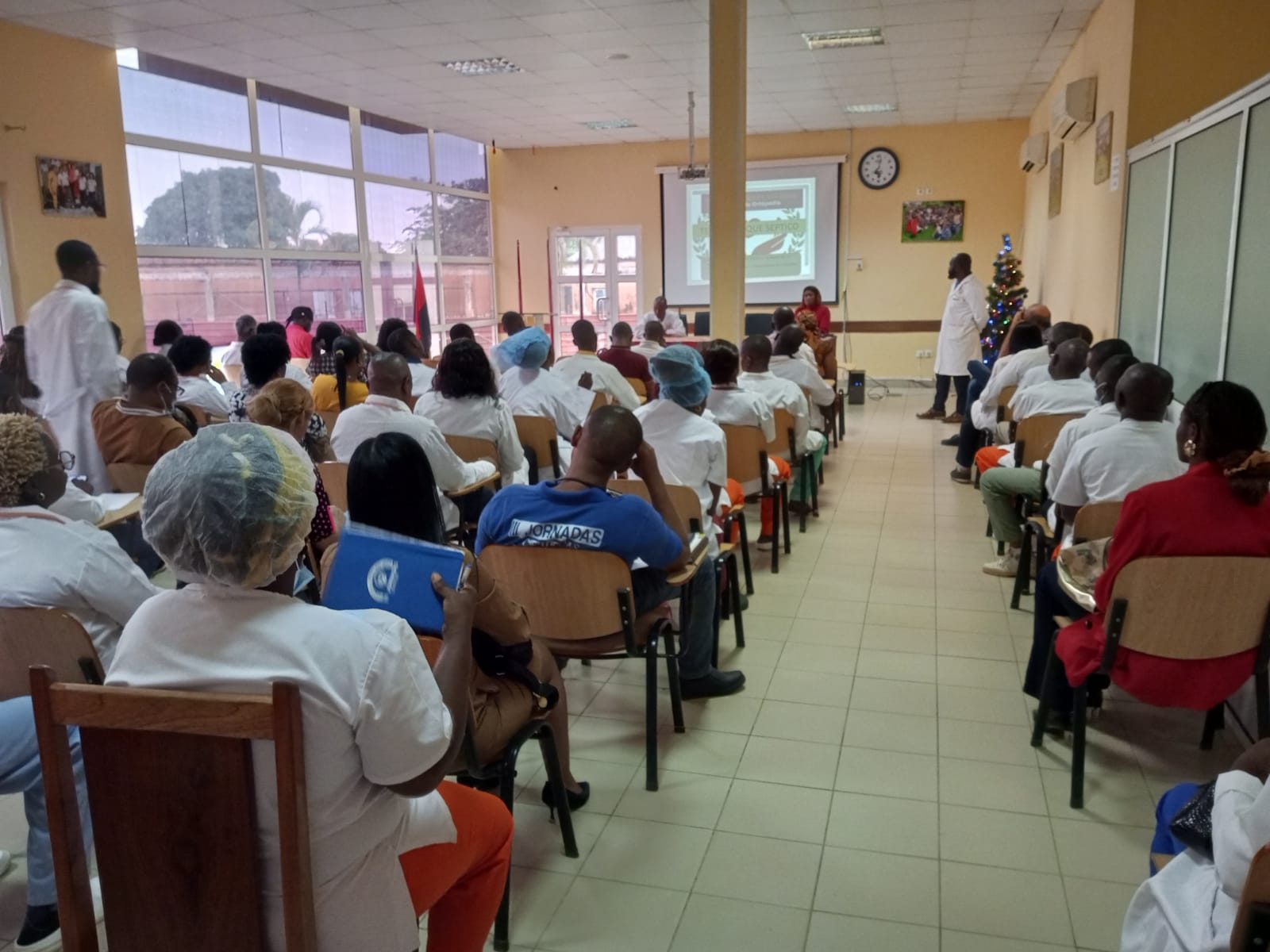 Médicos e Enfermeiros